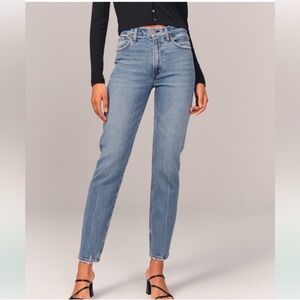 Abercrombie size 31S Curve Love Mom Jeans
